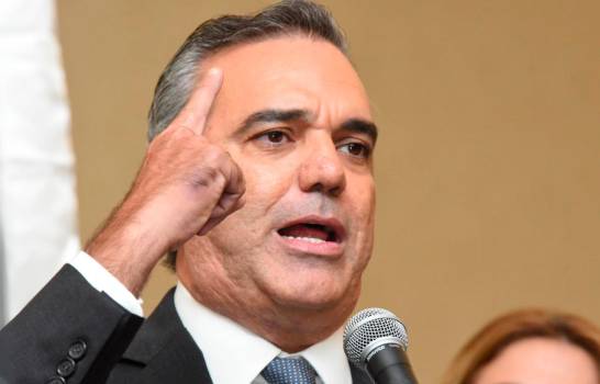 Abinader incluirá dos millones de dominicanos en el seguro con dinero que “se ahorrará” al eliminar instituciones