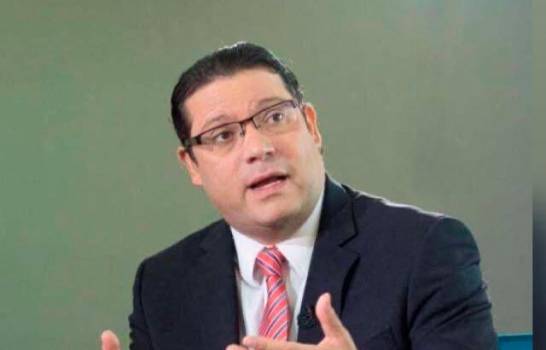 Eduardo Sanz Lovatón, el abogado que asumirá la dirección de Aduanas