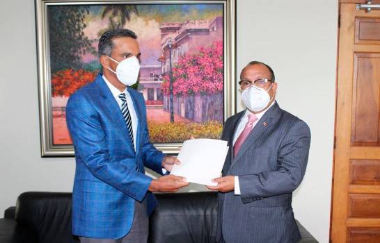 Gobierno y peledeístas tienen un pleito por las visitas sorpresa de Danilo Medina