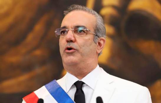 ‘Abinader golpea blandito, pero golpea’