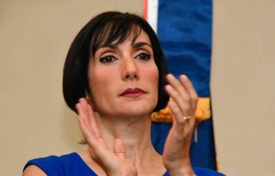 Advertencia de primera dama a joven que sale a fiestar en horas del toque de queda