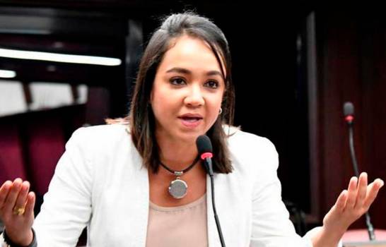 Senadora Faride Raful renuncia al barrilito
