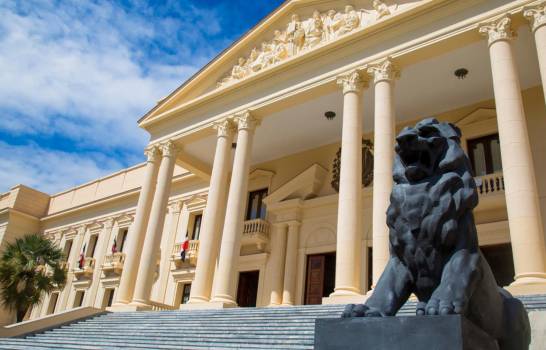 Gobierno Luis Abinader enfrenta primeras turbulencias a sus 51 días de gestión