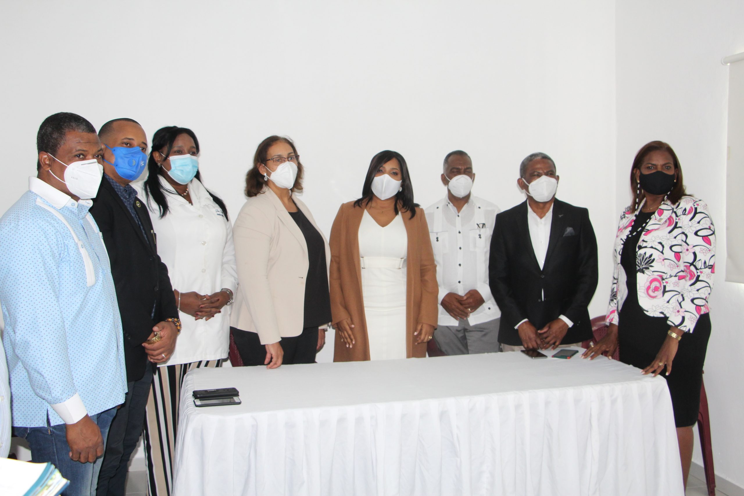 JURAMENTAN A LA DRA. ANA MORENO COMO DIRECTORA DEL HOSPITAL MUNICIPAL DE HAINA.