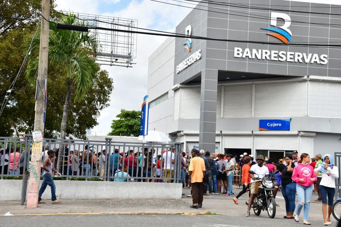 Empresarios apoyan que continúen programas de asistencia social