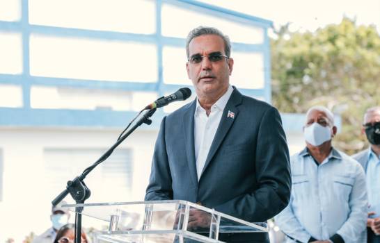 Abinader dice ayudas sociales evitan retiro de fondos de pensiones