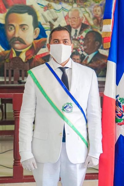 Osvaldo Rodríguez y esposa Ruth Cairo rebasan el COVID-19.