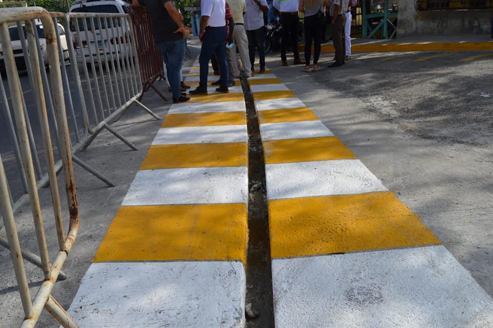 ALCALDÍA DE HAINA INAUGURA BADÉN EN PIEDRA BLANCA.