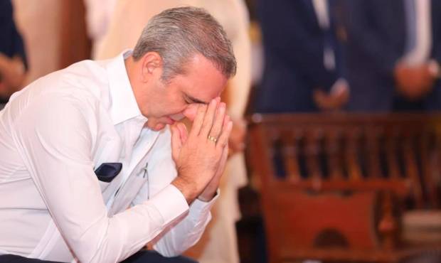 Abinader pide a Dios sabiduría y fortaleza para llevar al país por el rumbo correcto