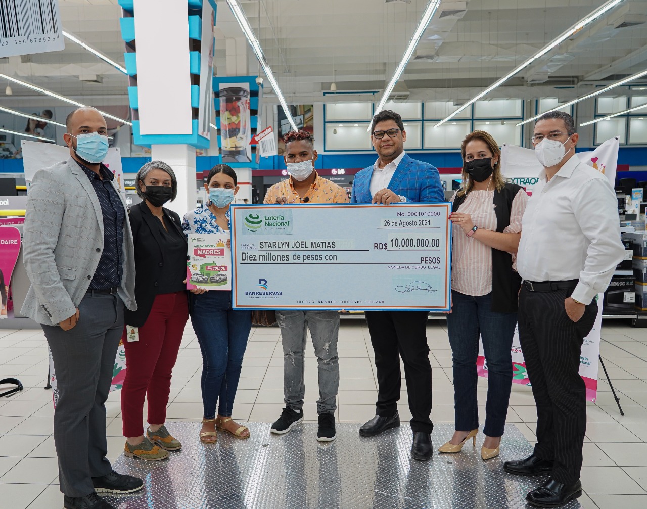 Lotería Nacional entrega alrededor de 17 millones de pesos en premios del “Extraordinario de las Madres”