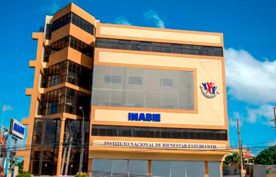 Inabie adjudicó a 1,260 empresas que no cumplían requisitos para suplir almuerzo