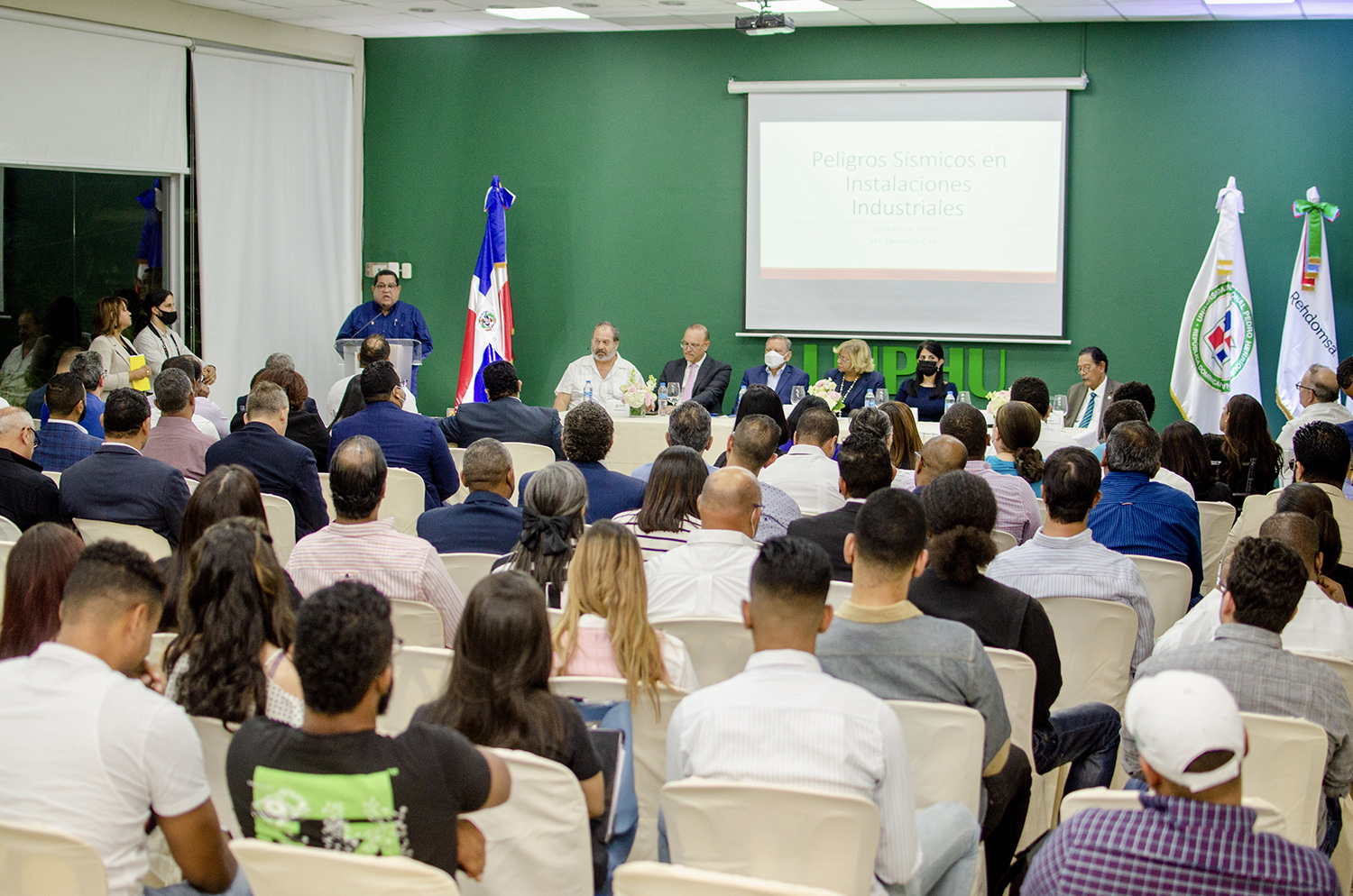 Refidomsa auspicia conferencia sobre eventos sísmicos con experto internacional