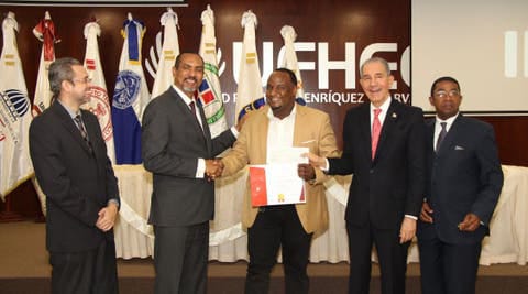 Estudiante de la UFHEC gana primer lugar del VII Congreso de Investigación Científica y Tecnológica.