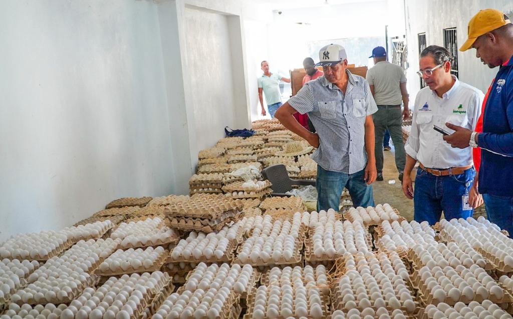 Presidente Abinader instruye a Inespre inicie compra de pollos y huevos a productores de Dajabón tras cierre de la frontera