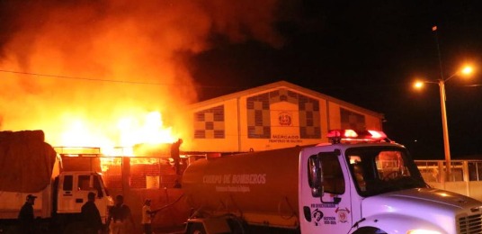 Mercado binacional de Dajabón se incendia previo al inicio de la reapertura comercial de la frontera.