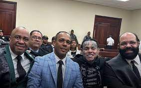 Tekashi queda en libertad tras nueve días detenido por acusación de violencia de género