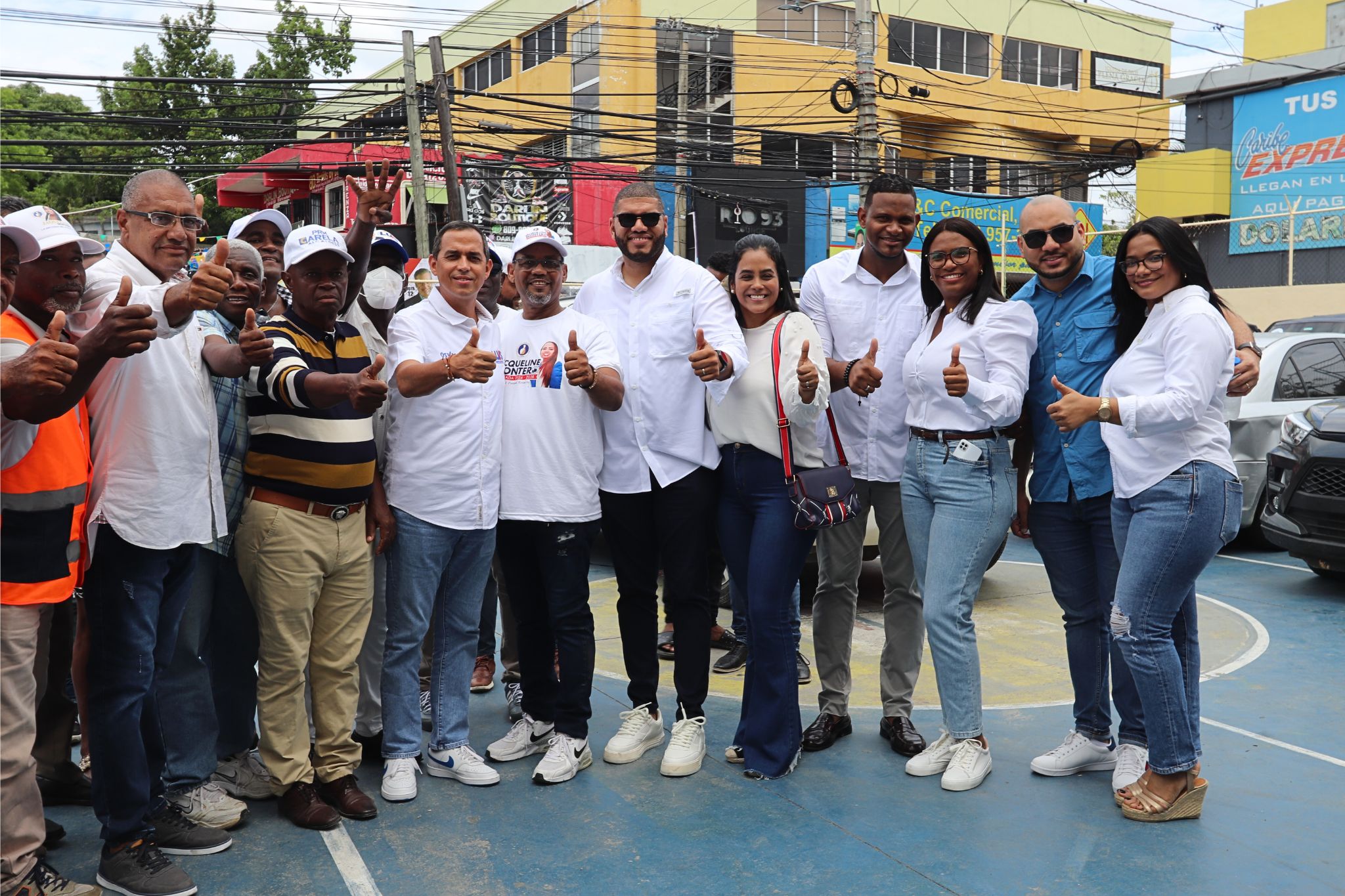 Ex-Regidor Leandry Vargas se juramenta en el PRM, junto a decenas de dirigentes de diferentes partidos.