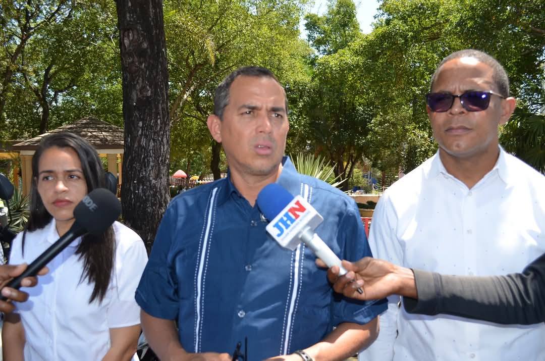 Ayuntamiento de Haina recibe motocicletas para fortalecer operatividad municipal