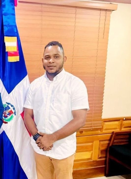 Denuncian suspensión arbitraria del profesor Yeuris Jaime en la ADP-Haina