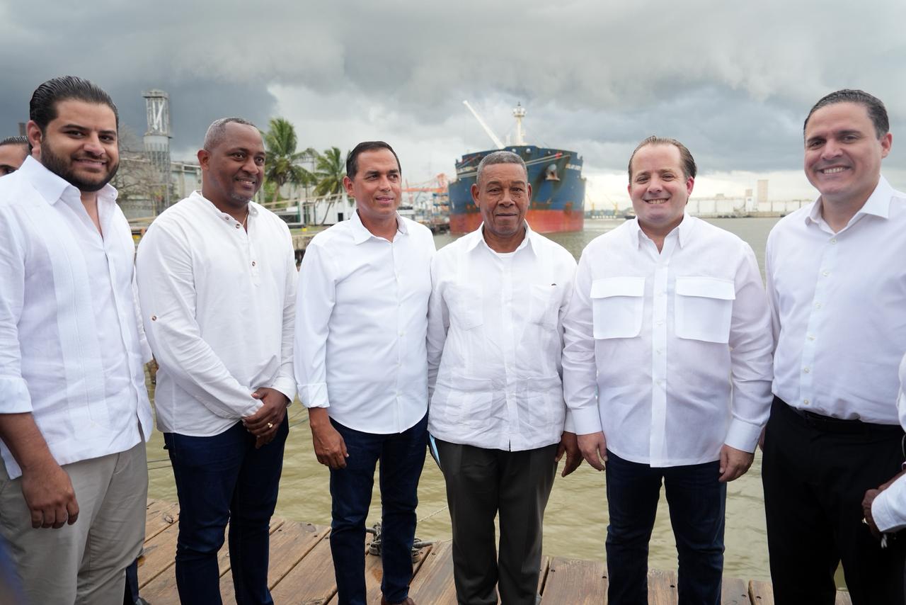 Paliza y Jean Luis Rodríguez inauguran muelle pesquero de Haina; suman 19 entregados por APORDOM